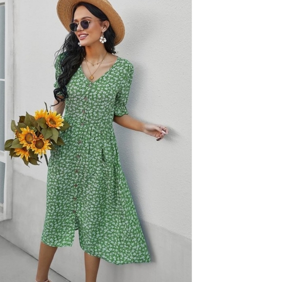Hollywoods Boutique Dresses & Skirts - NEW Boutique Cottage Core Boho Calico Floral Button Down Midi Dress Classic